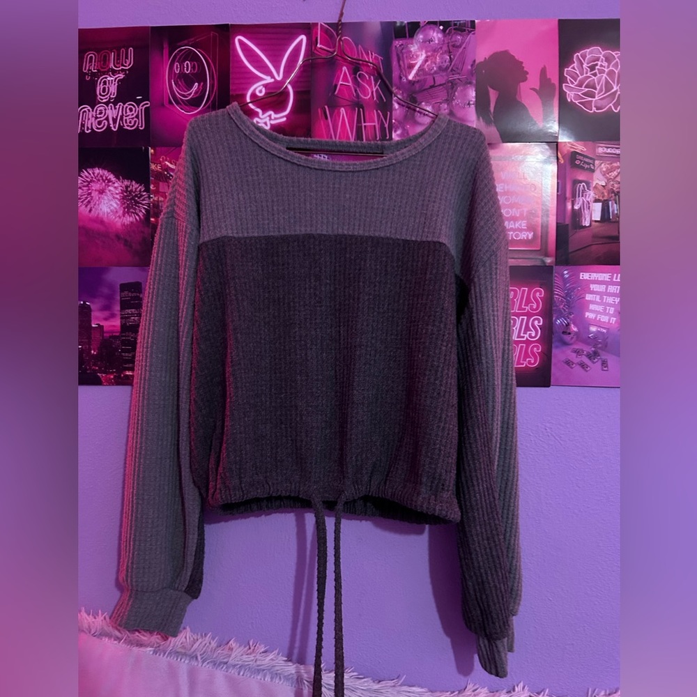 gray cropped hoodie